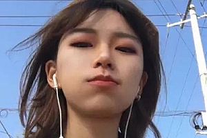 当女生夸别的男生帅的时候,应该怎么回应?