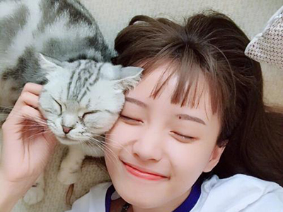 约女孩去玩,她带上闺蜜,这可怎么办?
